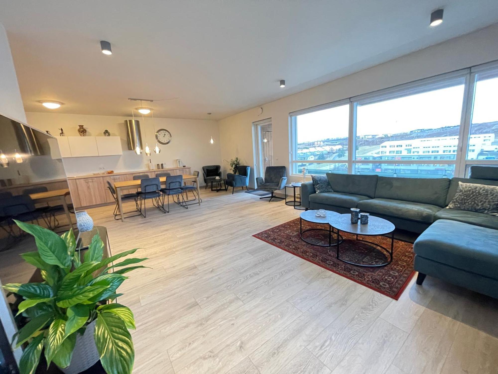 Modern And Spacious 3 Bedroom Apartment In Kopavogur Reykjavik Ngoại thất bức ảnh